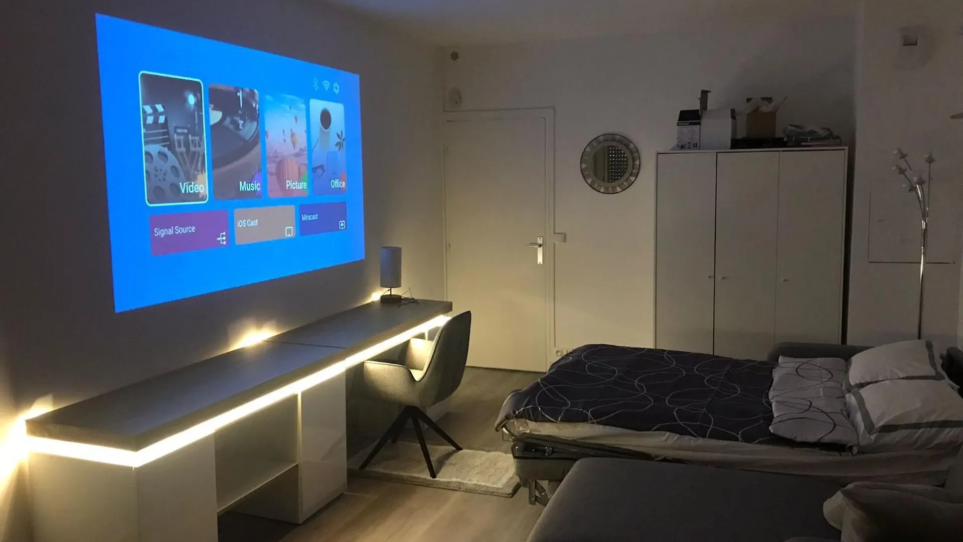 Apartment Studio 31m2 Plein Est Avec Balcon Laumiere